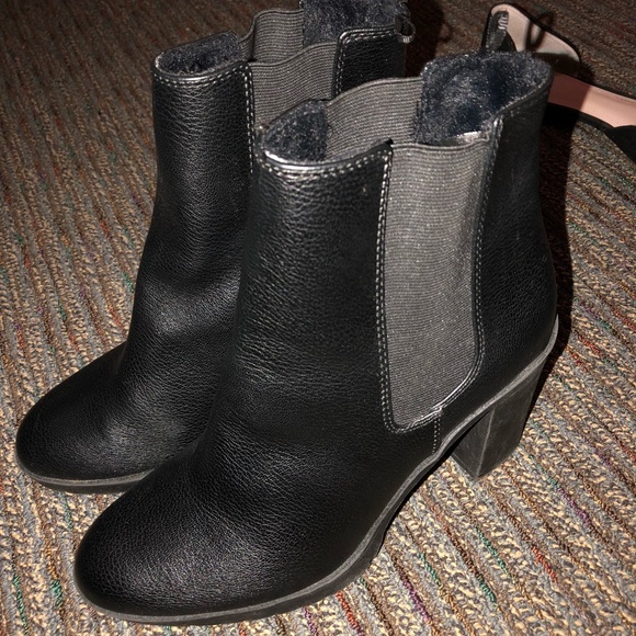 Black leather booties - Picture 1 of 3